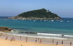 La Madame On La Concha Beach, Seaview Apartment
